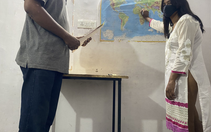 Pinkididi: Bu guru pantat bahenol ini ngasih hadiah sama muridnya yang...