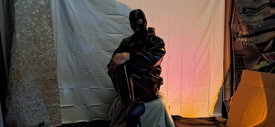 Dreamofevolution: Farmerrain Rainwear dan Latex Mask