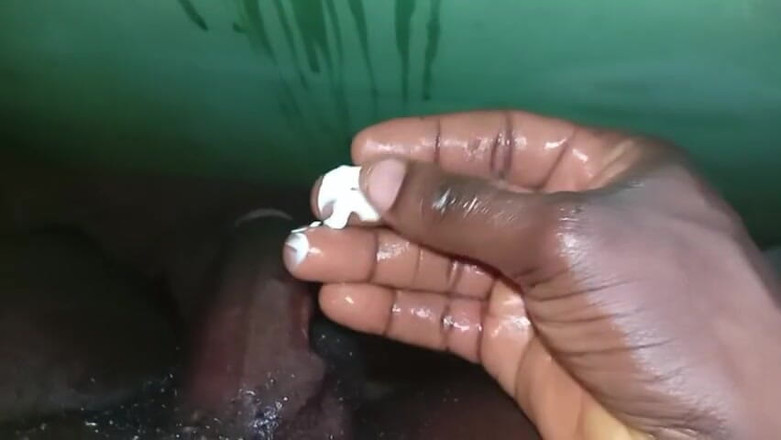 Badman4606: Věř mi, zlato, budu něžná s tvou malou kundičkou