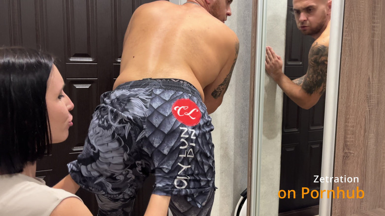 Zetration: Der Sportler nach der Halle war müde, aber das mädchen...