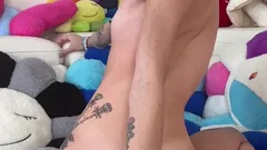 Alt Girl Shrooms Q Shows You How to Play with Yourself