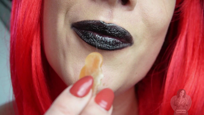 Sasha Curves: Trick or Treat