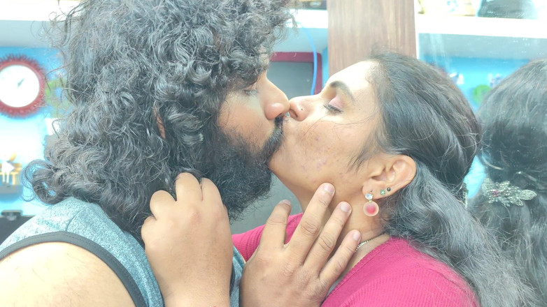 Vaigavarun45: Para romans