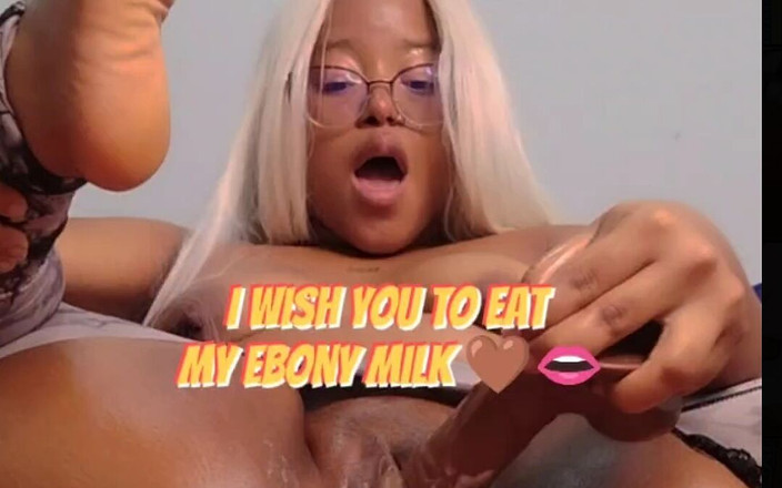 brunette: Masturbazione di bruna in missionario