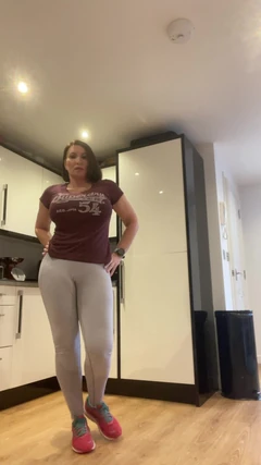 Désespoir extrême de pipi, je squirte plusieurs pipis