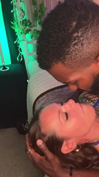 Orta yaşlı seksi kadın Parker Skyes ve ben birbirimizi sikerken eğlendim!!