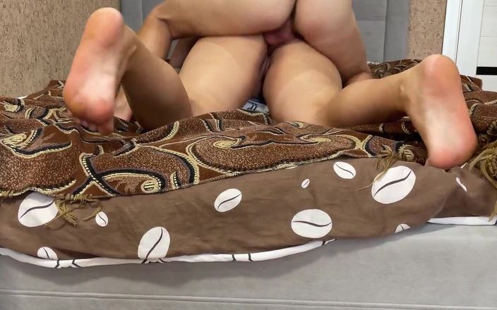 Lux Eva: Seksowna macocha dupa dostaje creampie w swojej cipce