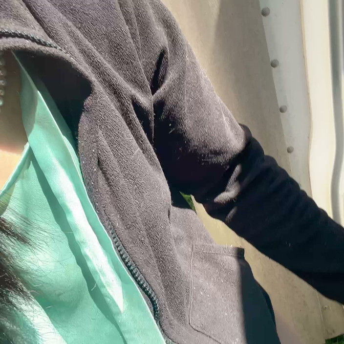 sweethanajapanese: Find a Private Spot for Piss
