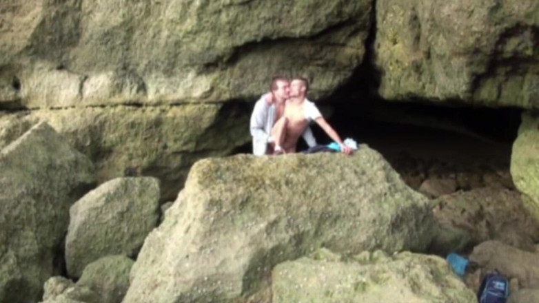 Gaybareback: Fucked in the beach