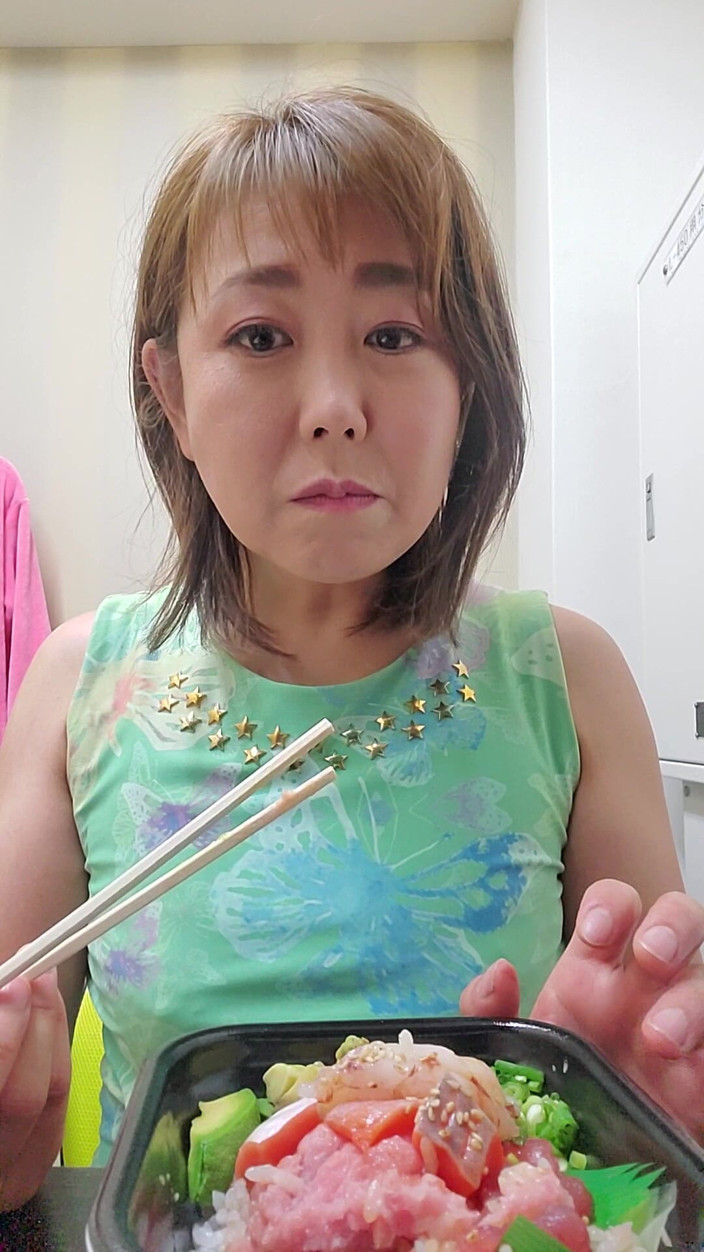 Mayumi Kanzaki: Lunchtime