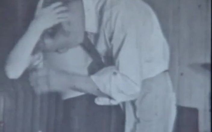 Vintage megastore: 夫を抱く方法-巨乳ブロンドのレトロなチュートリアル