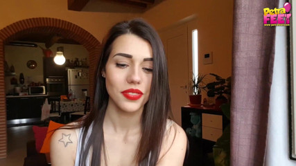 Smokin Fetish: Alluring Italian babe Petra loves cigars