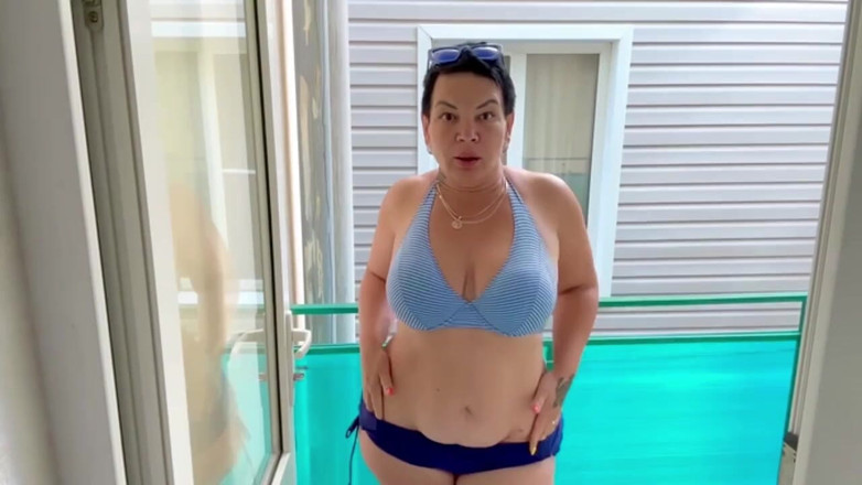 KarmenMilf: Pantat dan tetek besar tahu cara mengongkek diri mereka dalam...