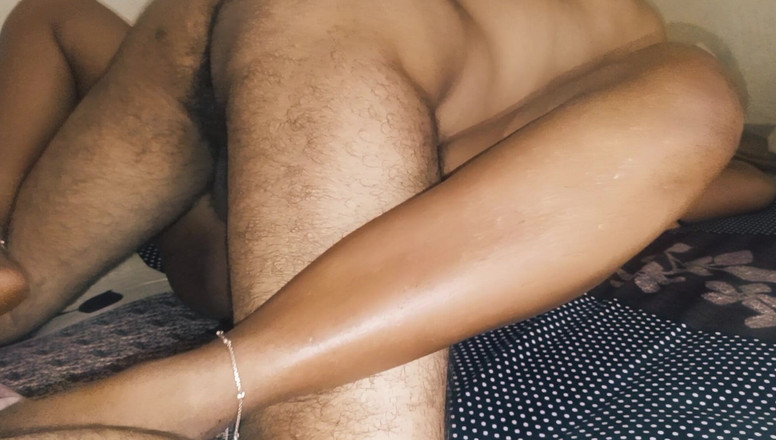 Hot Indian Milf 2: Hete dorpsstiefmoeder's strakke poesje neuken door stiefzoet.