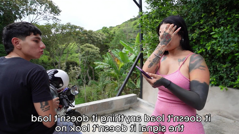 estebangamboa: 나는 오토바이로 낯선 사람을 태웠고, 그녀는 돈이 떨어졌고 나는 그녀와 섹스했다