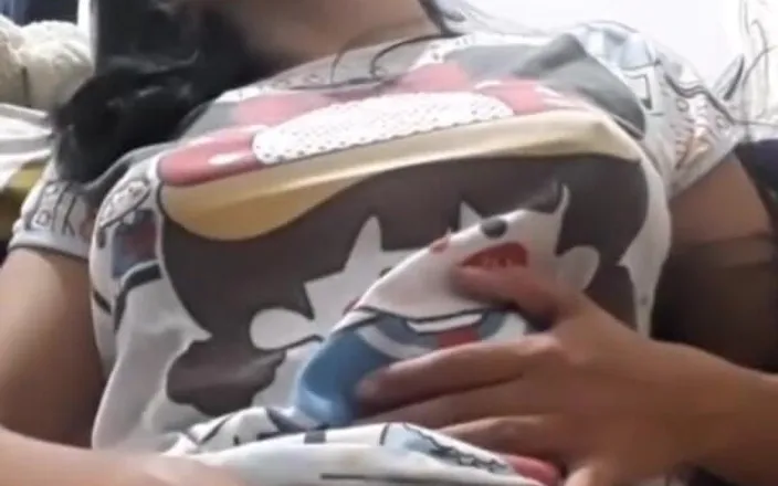 Yulieth Gomez: An 18-year-old Nursing Assistant Masturbates in the Chief Doctor's Office