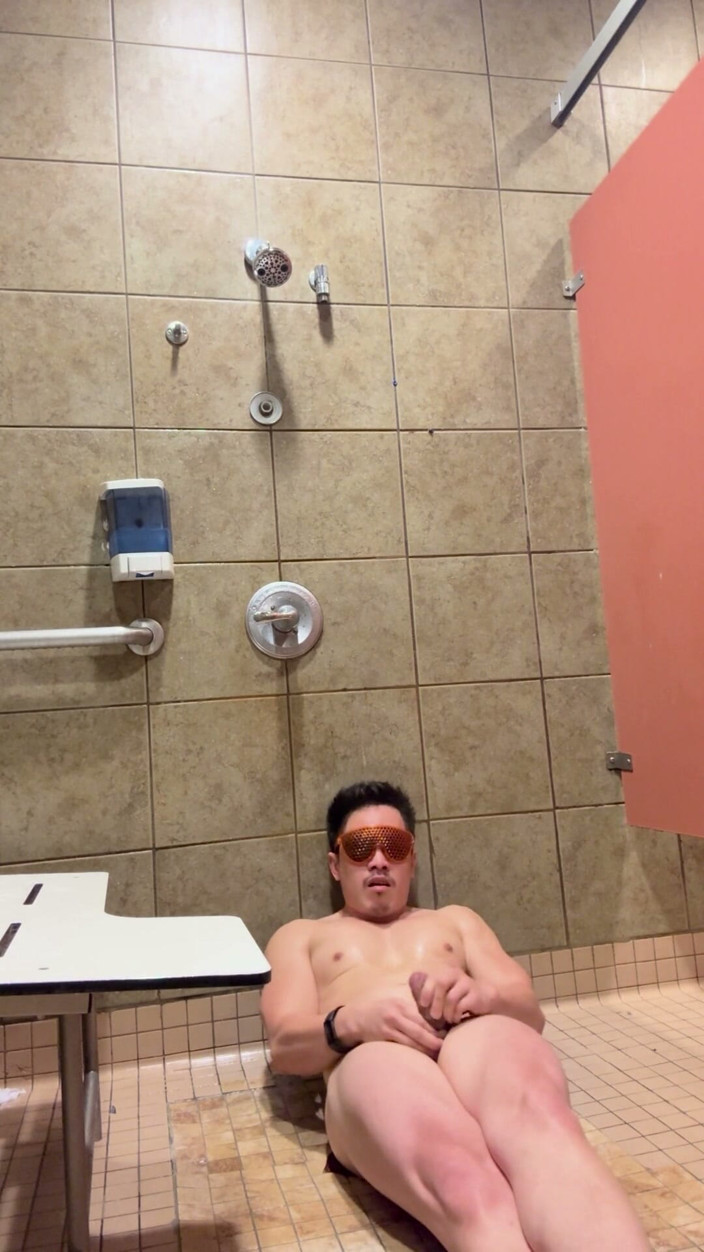 Barenakedmuscles: Barenakedmuscles Owns the Gym Shower - Pecs, V-taper, Tight Ass, Then...