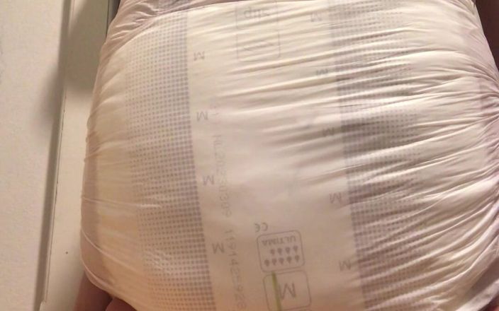 ABDL Diapers by Norsken77: Lo sporco del giovane gay
