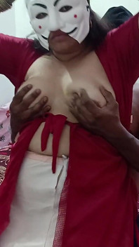 Dì Tamil làm tình với cậu bé Tamil
