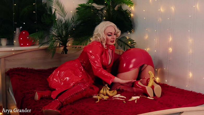 Arya Grander: Facesitting of Lesbians - Hot Doggy Fuck of Sexy Maid Girl -...