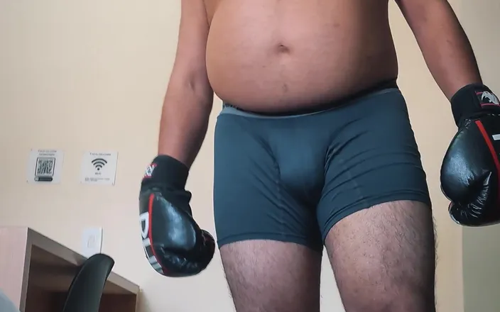 Combat and fetish: Bearzinho Black's Boxing Fight POV