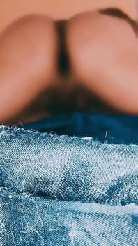 Une femboy lubrique baise son beau-père