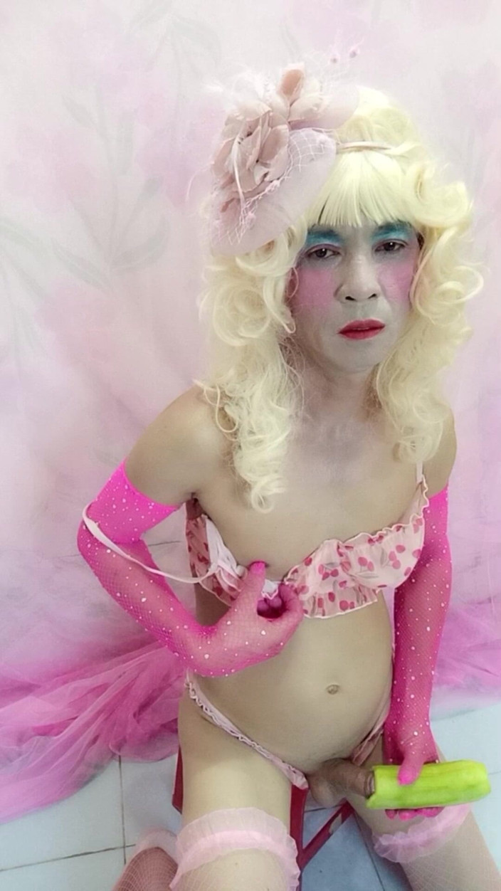 nguyen dang thien tri: Oanh Le Transgender Wearing Sexy Lingerie Porn Avalanche Using New...
