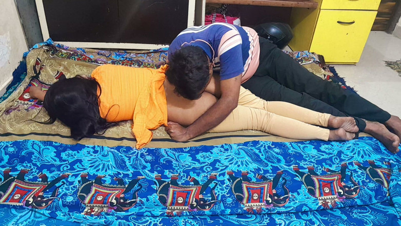 Hot Indian Aunty: Seductive Indian Aunty &amp; Her Husband Private Porn