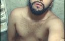 Camilo Brown: Szarpanie pod prysznicem