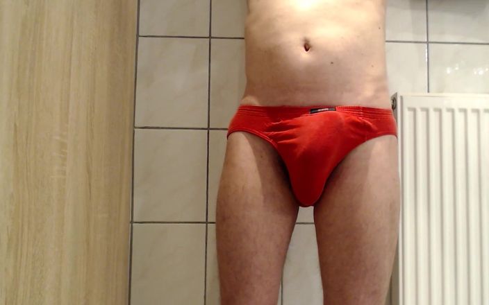 TheOldBigThing: Tak mladá, tak hubená, tak nadržená - Mám tuhý penis a...