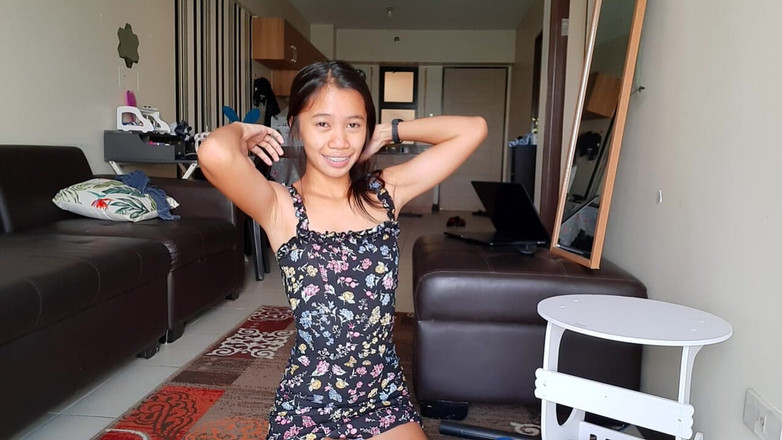 creamberryfairy: L'eccitante cameriera asiatica viene scopata