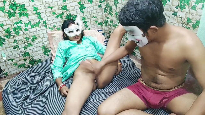 DesiFucker2130: Fratellastro scopa piccola sorellastra di 18 anni, fratellastro sesso desi video...