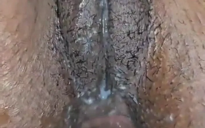 Island Bratz: Omg To bolí!! Je příliš hluboko !! ... Černá teen kundička se třese...