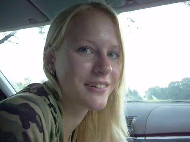 Blondehexe: Blowjob Im Auto