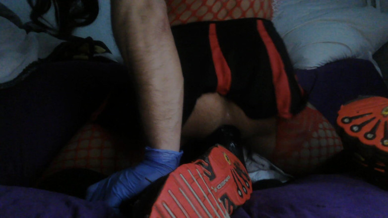 Damaged Hole: , Czerwony Strój Cheerleaderki, BBC Do Orgazmu