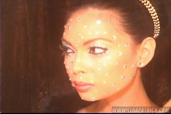 Tera Patrick: Séance Photo Diamond Face Bike En Sous-vêtements Noirs Avec Tera...