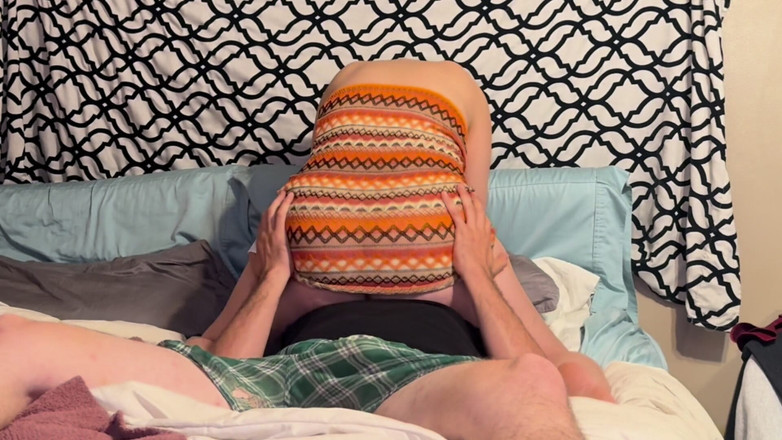 Wettywest: Le rogué a mi padrastro por el coño hasta que...