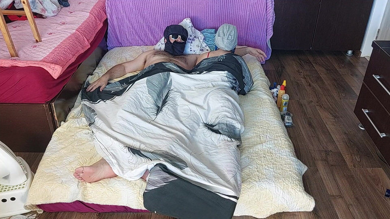 Amateur_MS: Préliminaires Torrides Avec Un Couple, Massage À L’huile Sur Le Corps.