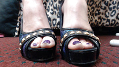 Abby Anna: Toe wiggling dalam kasut tumit tinggi