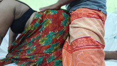 Mumbai Ashu: Bhabhi desi Sari yang menakjubkan memberikan saya pemakaian yang menyeronokkan!