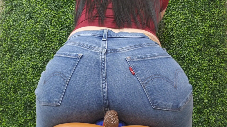 Julia Ryan: Cachondo jean pedos