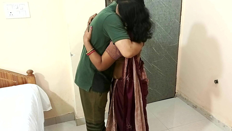 Popmini: Bhabhi comel India super seksi menunggang panas memancut mani seks...