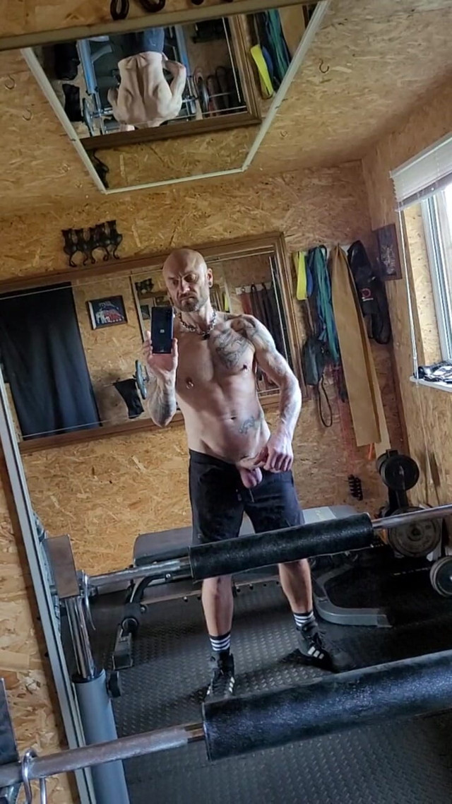 At the Gym Naked (Sexydickman) At the Gym Naked (Sexydickman)