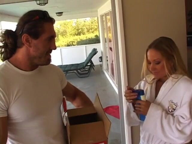 Fuck me Hard: Fit hunk gives blonde babe a massage then she sucks...