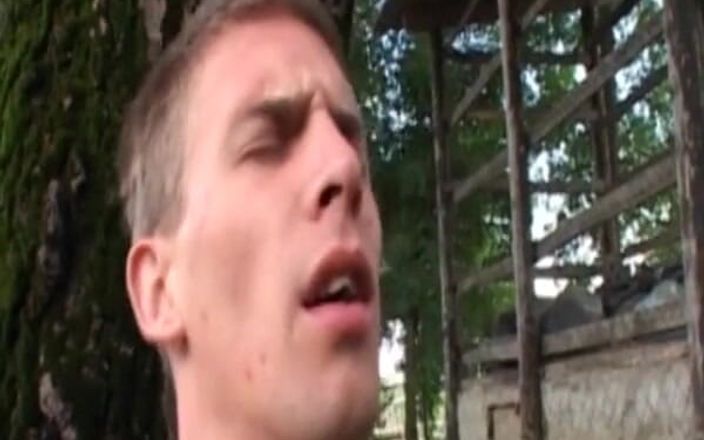 Best Amateur Sex: Nadržená mladá zlatíčka to dostane zezadu v krásné kundě a...
