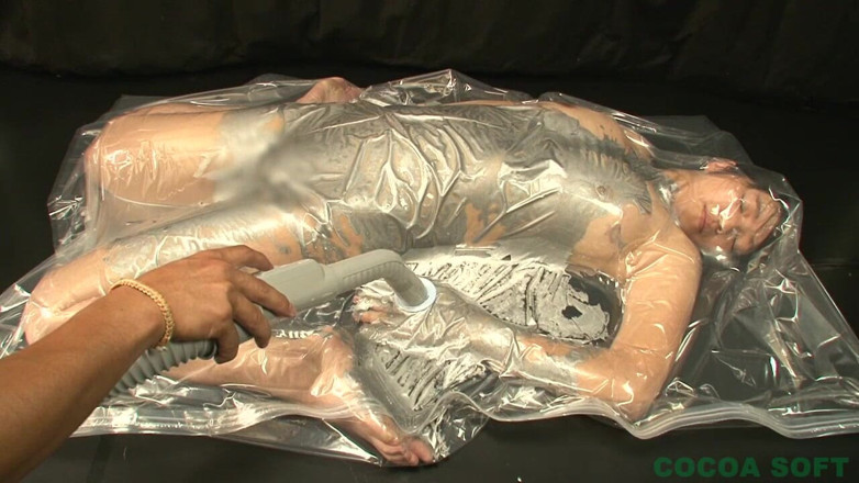 Cocoa Soft: Metallic body painting 002
