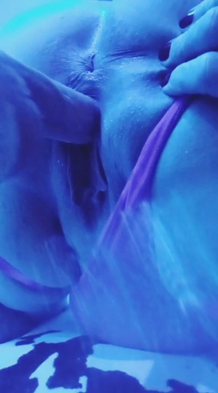 Lynettesub: Vagina kacau oleh mesin