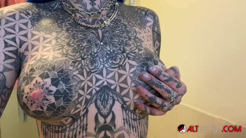 Alt Erotic: La masturbazione solitaria in quarantena di amber luke