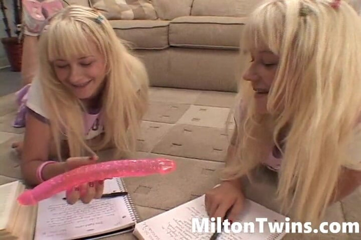 Milton Twins: Praca domowa nas napali