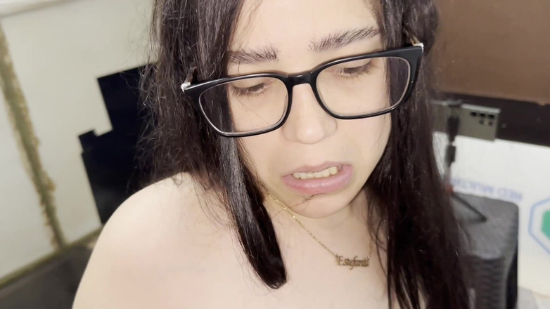 Crisanto999: Minha Meia-sobrinha Chegou Enquanto Eu Estava Fazendo Arranjos Para Ela...